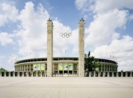 Das olympiastadion erhält nach vielen jahren wieder einen rasen. Olympiastadion Berlin Geschichte Besucherinfos Und Wissenswertes