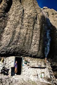 Meet Petra The Woman Who Lives In A Cave Chihuahua Mexico Mexico Travel Mexico