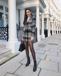 Black And White Plaid Skirt And Jacket Set A Imagem Pode Conter 2 Pessoas Pessoas Em Pe Sapatos E Atividades Ao Ar Livre In 2020 Plaid Skirts Plaid Skirt Outfit Mini Skirts