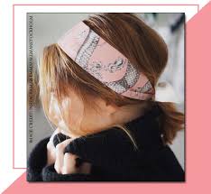 Tie both ends in the back of your head and make sure that your hair is placed underneath the bandana. Short Hair Styles Try These Gorgeous Yet Easy Hairstyles For Short Hair Nykaa S Beauty Book