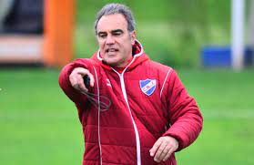 Get in touch with martín lasarte (@martinlasarte) — 717 answers, 226 likes. Lasarte Con Un Cambio De Sistema Ovacion 01 11 2017 El Pais Uruguay