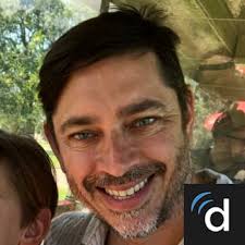 Albert Gros's Instagram, Twitter & Facebook