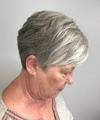 Nov 15, 2020 · blunt bob for gray hair over 60 women. The Best Hairstyles And Haircuts For Women Over 70