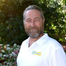 Lee Barnwell's Instagram, Twitter & Facebook