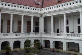 Museum bank indonesia resides in a grand building across jakarta kota train station. Ekspedisi Sejarah Di Museum Bank Indonesia