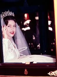 Die bürgerliche kate middleton ist seit dem 29. Prinzessin Margaret Die Faszinierende Geschichte Hinter Ihrer Beruhmtesten Tiara Vogue Germany
