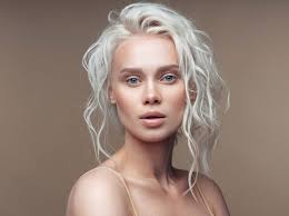 Graue haare gehören allerdings eher selten dazu. Graue Haare Warum Werden Meine Haare Mit 30 Schon Grau Wunderweib