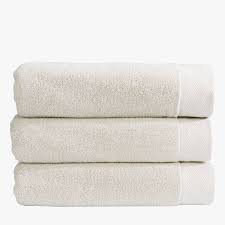 In addition to these towels receiving top marks from reviewers for being large and absorbent, a handful also note they are a great buy for a vacation rental. 11 Best Bath Towels 2021 Soft Fluffy Bath Sheets Glamour Uk