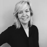 Mindy Meade's Instagram, Twitter & Facebook