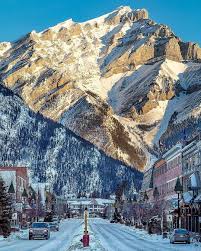 Visiting Banff During Snowfall Is Something We Have To Do Location Banffdowntown Alberta Mpiovesanphoto At In 2021 Banff Winter Scenery Banff National Park