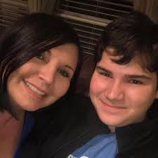 Laura Tucker, Independent Consultant for Pampered Chef updated their  profile picture.