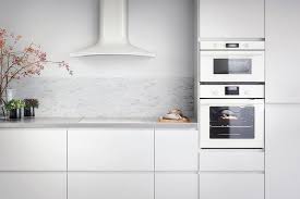 Découvrez notre vaste gamme de crédences en verre. Une Credence En Marbre Pour Habiller La Cuisine Cuisine Ikea Credence Cuisine Miele