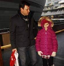 1994 yılında zekiye i̇lknur sağlam ile evlenmiş, bu evliliğinden berrak ve burak can isimlerinde bir kızı birde oğlu vardır. Ertugrul Saglam Ve Kizinin Gezme Keyfi