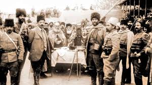 Ermeni soykırımı)‏ هي عملية القتل الجماعي الممنهج وطرد الأرمن التي حصلت في أراضي الدولة العثمانية على يد حكومة جمعية الاتحاد والترقي خلال الحرب العالمية الأولى. Ù…Ø§Ø°Ø§ Ø­Ø¯Ø« Ù„Ù„Ø£Ø±Ù…Ù† ÙˆÙ„Ù„Ù…Ø³Ù„Ù…ÙŠÙ† Ø£Ø«Ù†Ø§Ø¡ Ø§Ù„Ø­Ø±Ø¨ Ø§Ù„Ø¹Ø§Ù„Ù…ÙŠØ© Ø§Ù„Ø£ÙˆÙ„Ù‰ Ø¥Ø¶Ø§Ø¡Ø§Øª