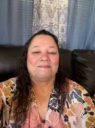 Do YOU know anyone who is tired of the city life and wants to relocate, but  doesn't want to be too far from where they work, shop and play? This home is