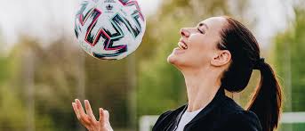 Für den bezahlsender sky ist es nicht. Interview Mit Sportjournalistin Esther Sedlaczek Wir Frauen Konnen Es