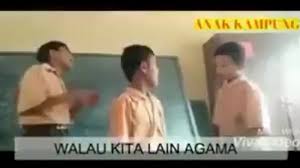 Kalo bea pung hati cuma par se. Tersebar Di Sosmed Nyanyian Tiga Anak Kecil Ini Menyihir Warganet Lewat Lirik Tentang Perbedaan Pos Kupang