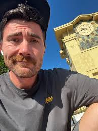 Guilty by association in a coffee shop