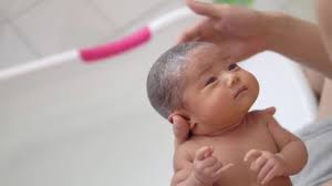 Learn about bathtime basics, baby grooming, caring for circumcisions, and baby hair care. Adorable Asian Newborn Baby Girl Washing Hair Organic Shampoo Taking Stock Video C Cherayut000 273166494
