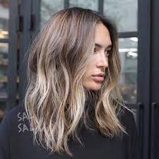 Chatain clair meche blonde passer du blond au châtain : Epingle Sur Make Up Hair