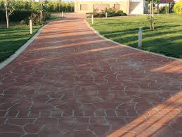 Einfahrten Und Wege Lifestylebeton Betonweg Haus Und Garten Einfahrt