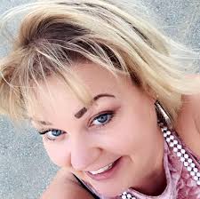 Gorgeous Locks by Sheri Kratz