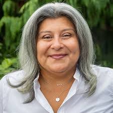 Imelda Graves's Instagram, Twitter & Facebook