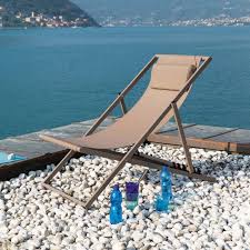 Chaise Longue Chilienne Pliante En Metal Taupe Maisons Du Monde Chaise Longue Maison Du Monde Mobilier Terrasse