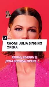 Julia Kyle's Instagram, Twitter & Facebook