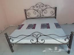 كرسي نوم حديد مع الفراش للبيع