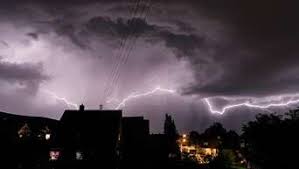 Gewitter sind für den heutigen freitag angekündigt. Bielefeld Unwetterwarnung Gewitter Starkregen Und Sturmische Boen Bielefeld