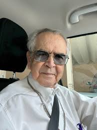 Rafael Santos Interpretando Padre Zezinho SCJ (@interpretandopadrezezinho)  • Facebook