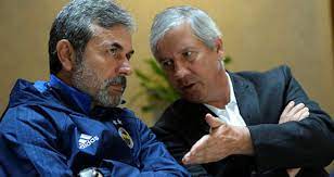 Herkesin sakin olmasını isteyen yıldırım, lütfen herkes kendine gelsin. Aziz Yildirim In Kardesi Futbolculari Fircaladi Hocayi Siz Yediniz Haberler Spor