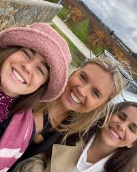 A Grape Escape 🍇 with these ripper chicks for my first half marathon + a  bonus catchup with my old teammate @brodiesummers