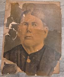 This is my maternal great-great grandma. Would one of you amazing people  help restore it so I can frame it as a gift for my mom? I'd really  appreciate it! Thank you! |