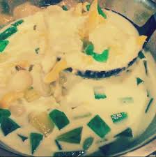 Che Thai Sinfully Delicious Vietnamese Dessert Canned Fruits And Jello Lychees Longans Jackfruit Palm Seeds Vietnamese Dessert Jackfruit Recipes Food