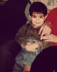 Gözümde büyür, özüme kan bulaştıran hâr Çözümü sabıra dayalı periyodik  masallar Dirayetli olmadıkça duyguların yanar Gerçekliğe darbe vurur  kuytudaki yalanlar Şimdi çıkar, tebessüm simamızda sual Cevaplanmamış bir  öyküdür çehrende bahar Fırkateyni ...