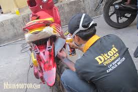 Peralatan yang diperlukan cukup sederhana, bahkan kuas digunakan untuk mengecat. Mengecat Panel Bodi Kasar Atau Kulit Jeruk Gunakan Cat Ini Dulu
