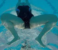 女子の平泳ぎを水中から撮るとエロい - ３次エロ画像 - エロ画像