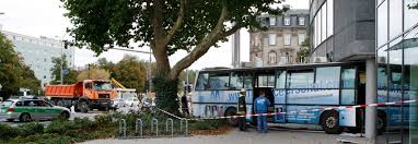 This deposit guarantee scheme applies to all deposit accounts made by individuals, companies and covers up to up to 100,000 eur per bank per depositor. Wegen Vr Bank Crash Geldstrafe Und Fahrverbot Fur Busfahrer Bayreuth Nordbayerischer Kurier