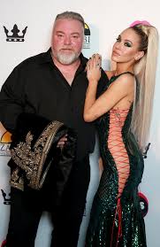 Kyle sandilands (born 10 june 1971) is an australian radio host, best known for hosting, with jackie o, australia's biggest interactive chart show. Sad Kyle Announces Shock Split From Girlfriend Noosa News