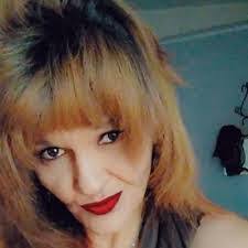 Traci Morales's Instagram, Twitter & Facebook