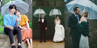 Prewed menggunakan lampu tumblr : 12 Ide Pre Wedding Dengan Payung Tetap Terlihat Estetik Plus Aman Di Musim Hujan