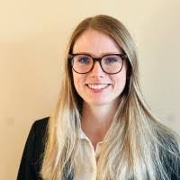 Nikki Quinlan's Instagram, Twitter & Facebook