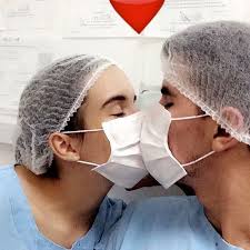 Imagem De Couples Doctor And Relationship Doctor Medical Couple Graduation Pictures Nursing Goals