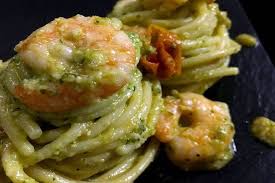 Pasta Con Zucchine E Gamberetti Come Farla A Regola D Arte Ricetta Ricette Pasti Italiani Ricette Di Cucina