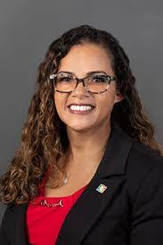 Pia Myers's Instagram, Twitter & Facebook