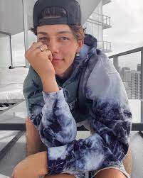 Dylan@taylerholder.com go pre save my new single now!! Tayler Holder On Instagram Miami Taylor Holder Handsome Boys Cute Celebrity Guys