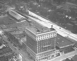 Barclay Feed In The Background With The Grain Elevator Moved To Lewis Street Around 1970 Due To The New Vine With Images Lafayette Hotel Lexington Kentucky Lexington Ky