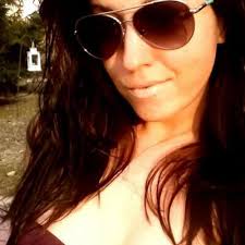 Kat Steele (@_katjsteele)